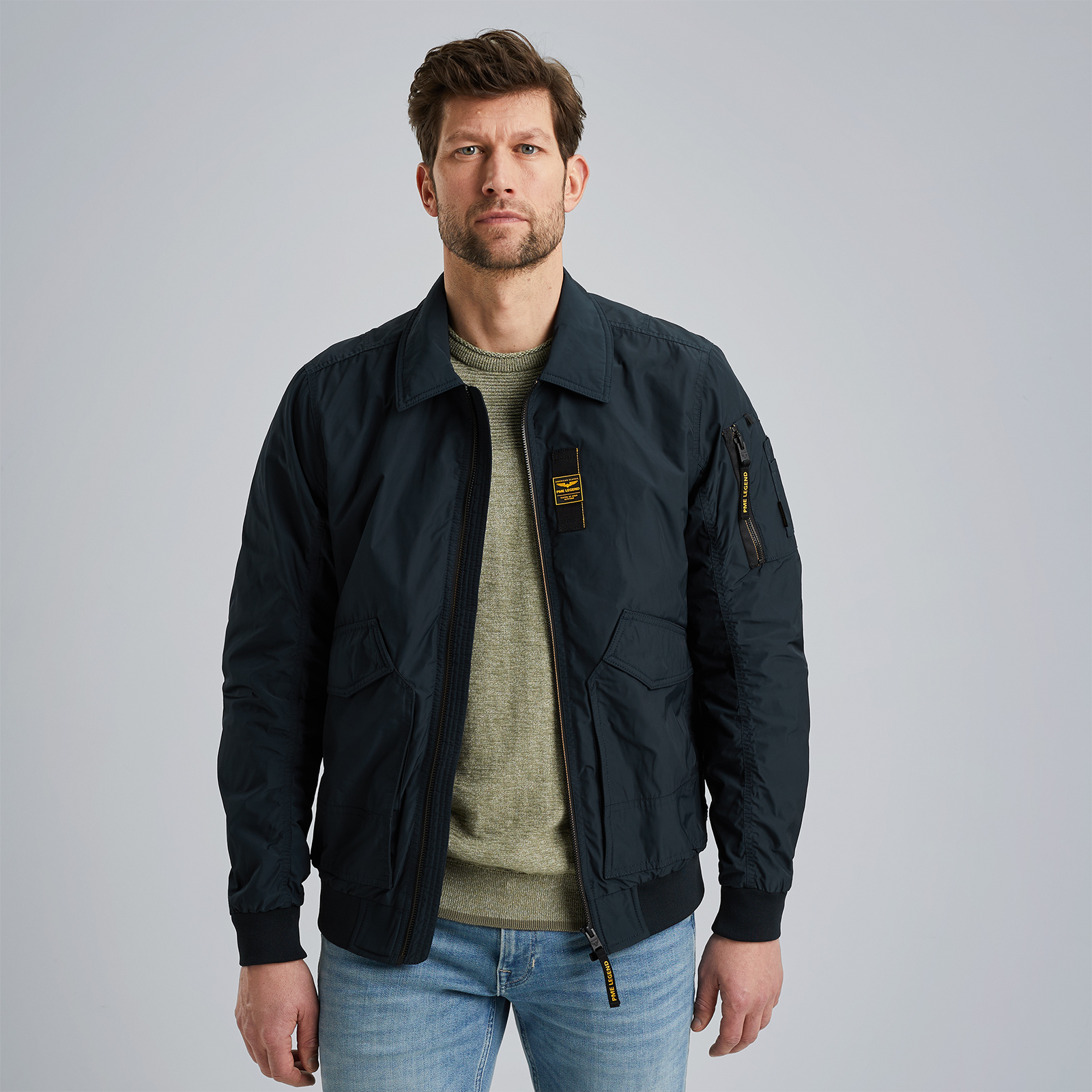 PME Legend American Classic - The PME Legend Glazer is a crossover between  an authentic MA-1 Navy flight jacket and a cargo flight-inspired jacket.  It's a versatile item perfect for summer. Authentic